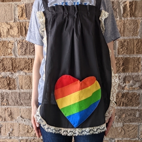 Vintage 1970s Rainbow Heart Patchwork Apron - Picture 3 of 5